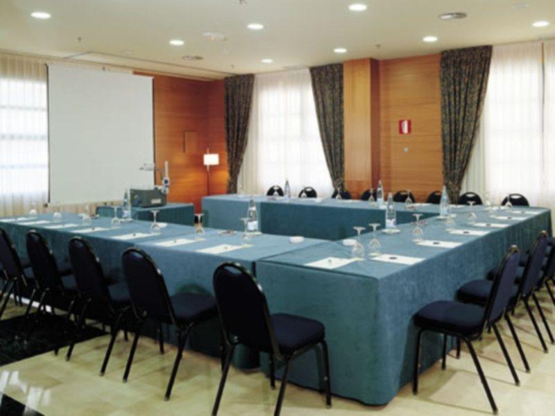 Nh Valencia Las Artes Hotel Facilities photo